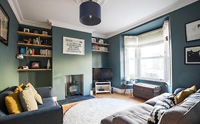 Tranquil 2 Bedroom Home In Totterdown